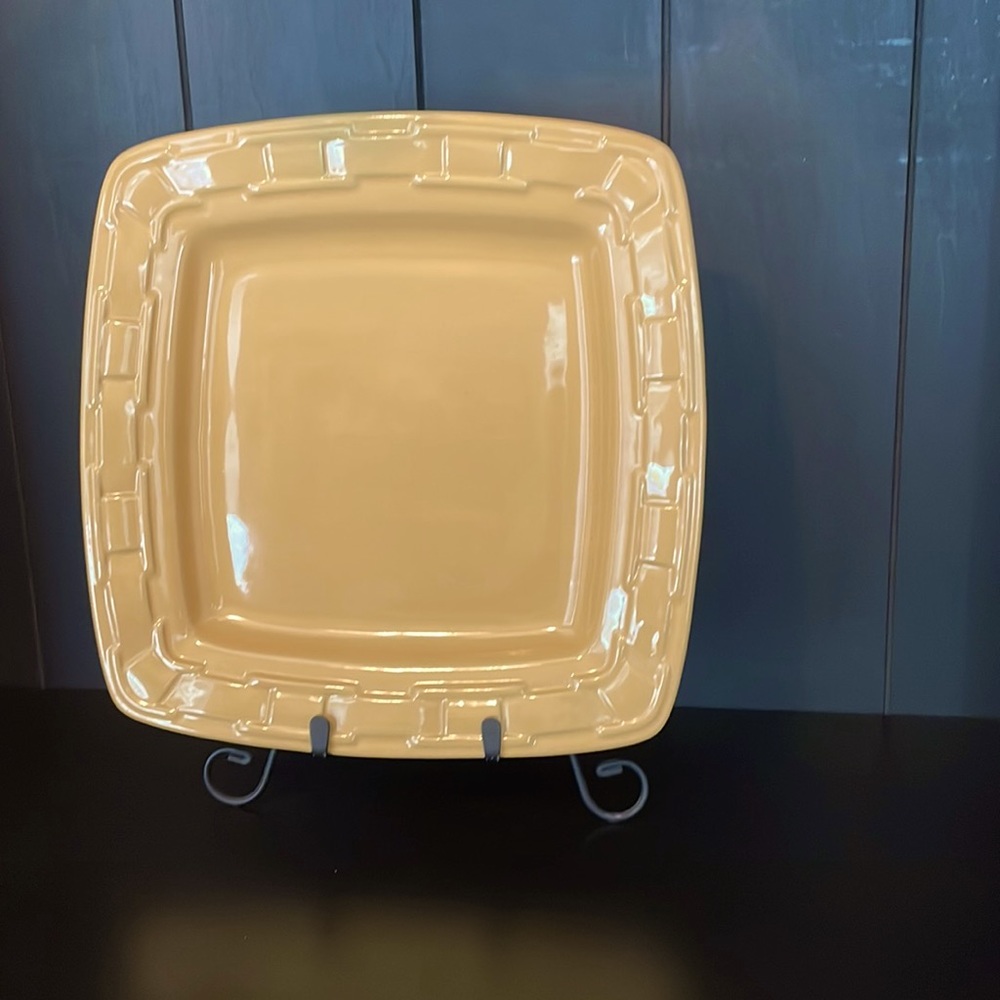 Longaberger 11” Butternut yellow Woven Traditions square dinner plate.